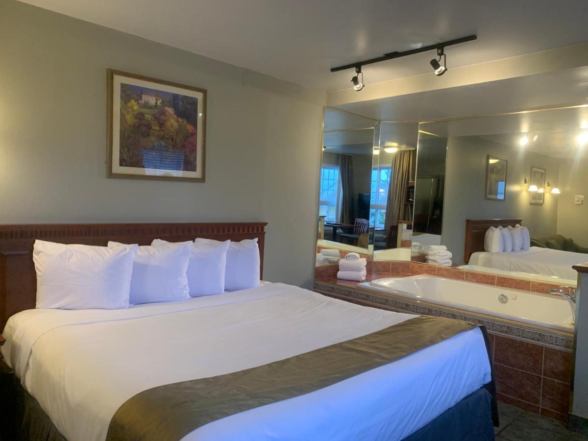 Hotel And Suites Les Laurentides Saint-Sauveur Exterior foto