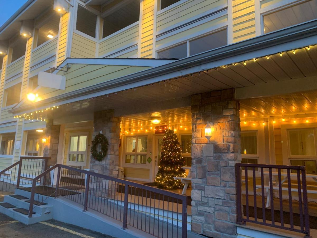 Hotel And Suites Les Laurentides Saint-Sauveur Exterior foto
