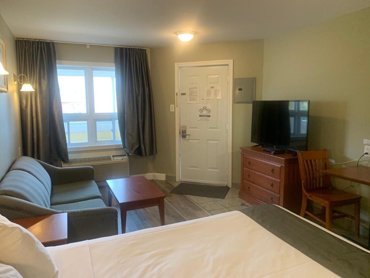 Hotel And Suites Les Laurentides Saint-Sauveur Exterior foto