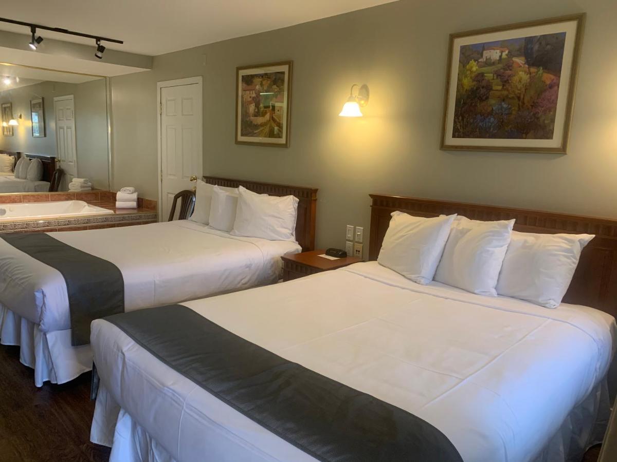 Hotel And Suites Les Laurentides Saint-Sauveur Exterior foto
