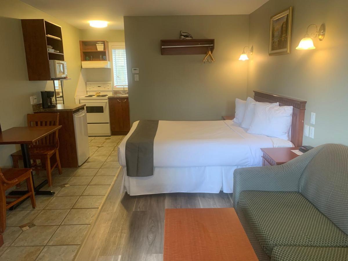 Hotel And Suites Les Laurentides Saint-Sauveur Exterior foto