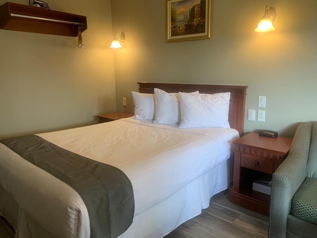 Hotel And Suites Les Laurentides Saint-Sauveur Exterior foto