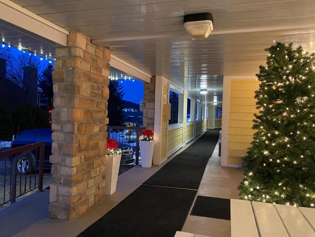 Hotel And Suites Les Laurentides Saint-Sauveur Exterior foto