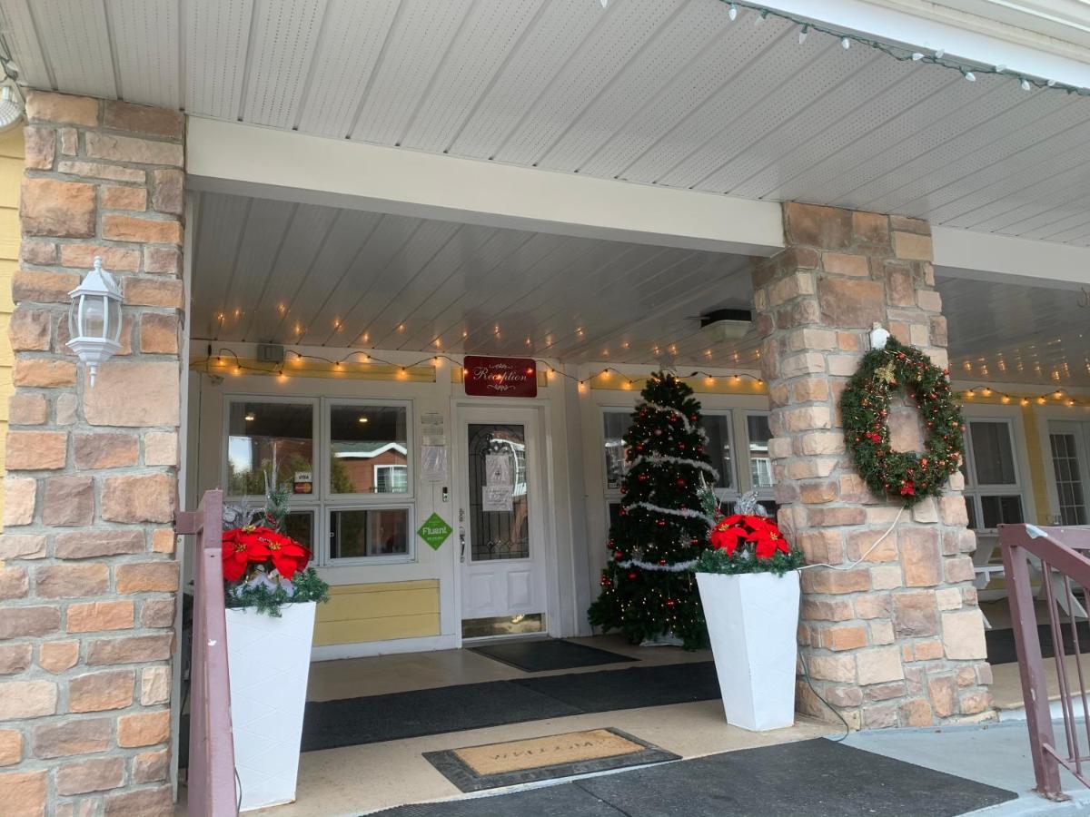 Hotel And Suites Les Laurentides Saint-Sauveur Exterior foto